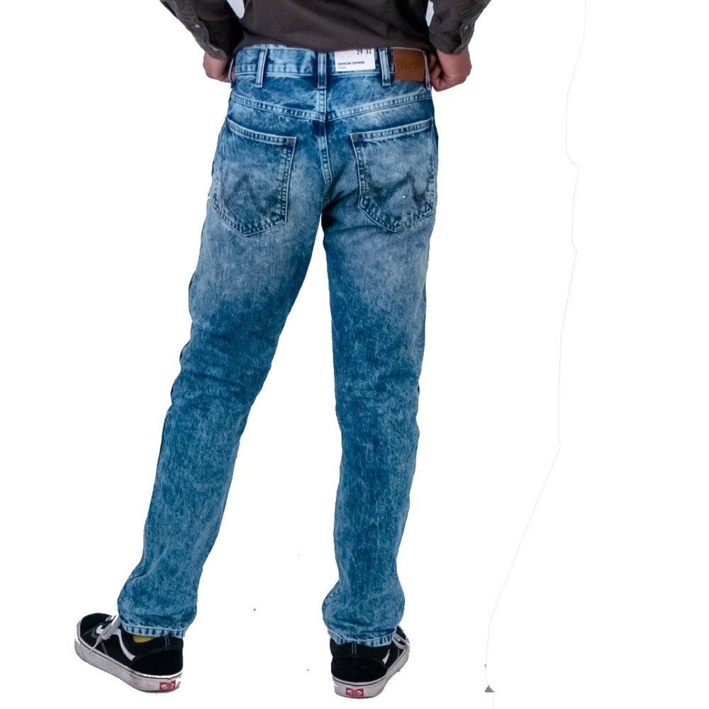 NWT Wrangler Super Stonewashed Slider Regular Tapered Distressed Jeans Sz 29X32